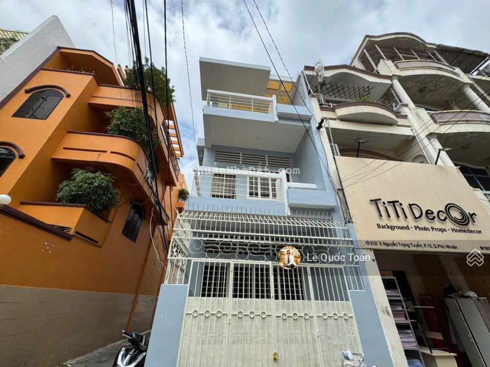 Tin thật 100 %: Nhà 3 mặt tiền HXH 8m Nguyễn Trọng Tuyển PN: 4x15m - 3 tầng ST - chỉ 13 tỷ