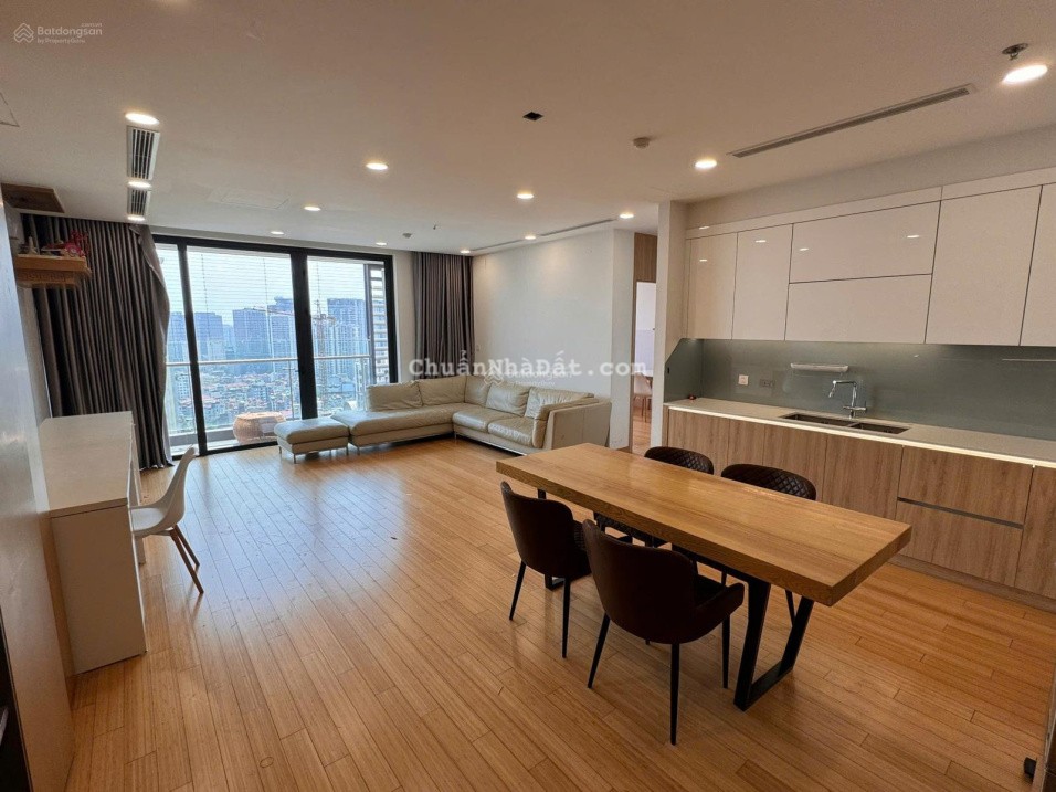 Chính chủ cần bán gấp căn 3 ngủ The Zei Mỹ Đình, DT 108m2 giá 8,8 tỷ, sẵn sổ full nội thất