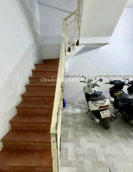 Nhà Lý Thánh Tông - Đang cho thuê 17tr - Sát Lũy Bán Bích - 4.4x17m - chính chủ lâu đời