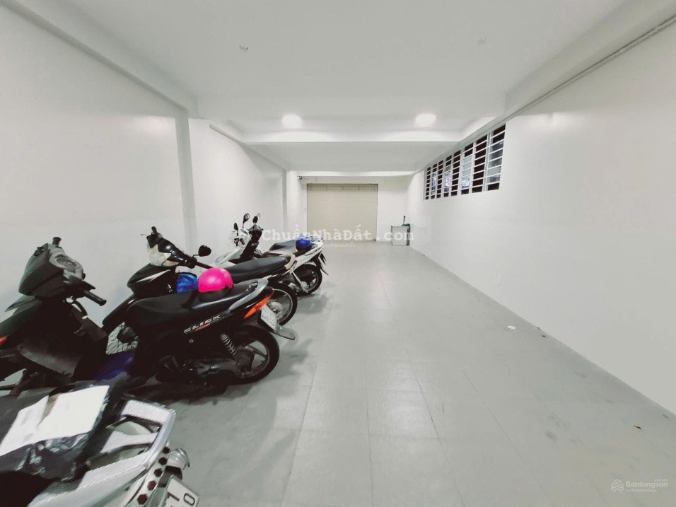 Cho Thuê Nhà góc 2 mặt tiền hẻm xe hơi Đào Duy Anh, Phường 9, Phú Nhuận