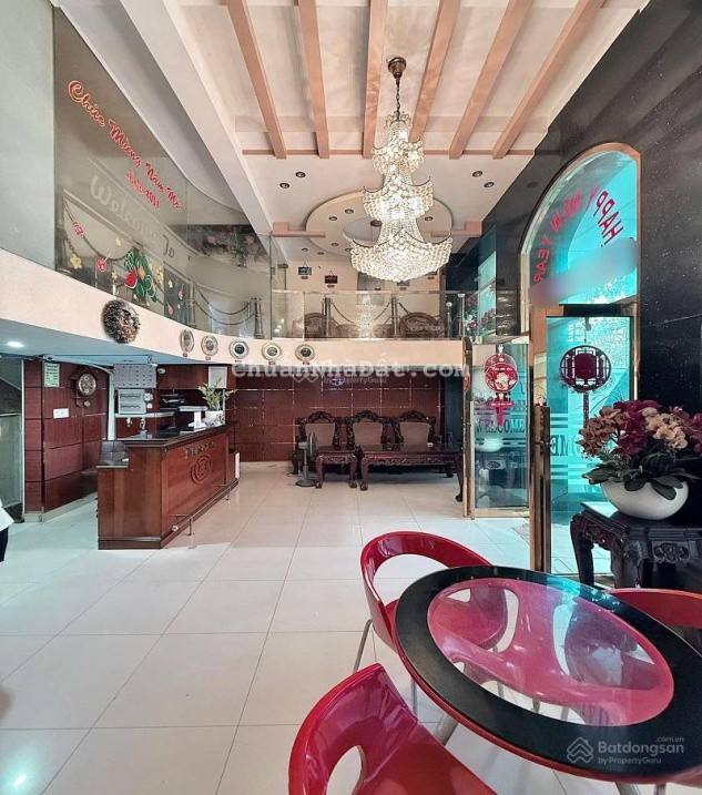 Bán KS Khu K300, P12, Tần Bình, 150m2, 8 tầng, ngang 8m, thang máy, PCCC đủ, 27 phòng