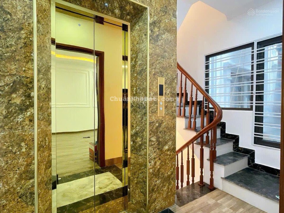 Nhỉnh 8 tỷ Bán nhà Pháo Đài Láng 6 tầng thang máy 36m2 mới tinh 60m ra ôtô ngõ thông ở cho thuê tốt