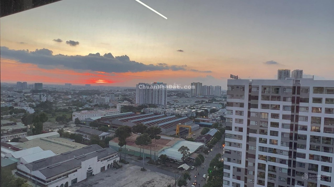 Cho thuê căn 75m2 2PN - 2WC full nội thất xịn sò, nhận nhà ngay. LH 0767 500 *** ạ