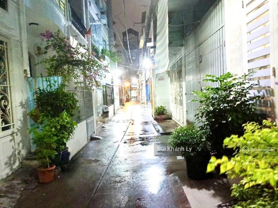 BÁN NHÀ PHÚ NHUẬN KHUVIP TRƯỜNG SA THÔNG LÊ VĂN SỸ 3 TẦNG BTCT NGANG 5,2M