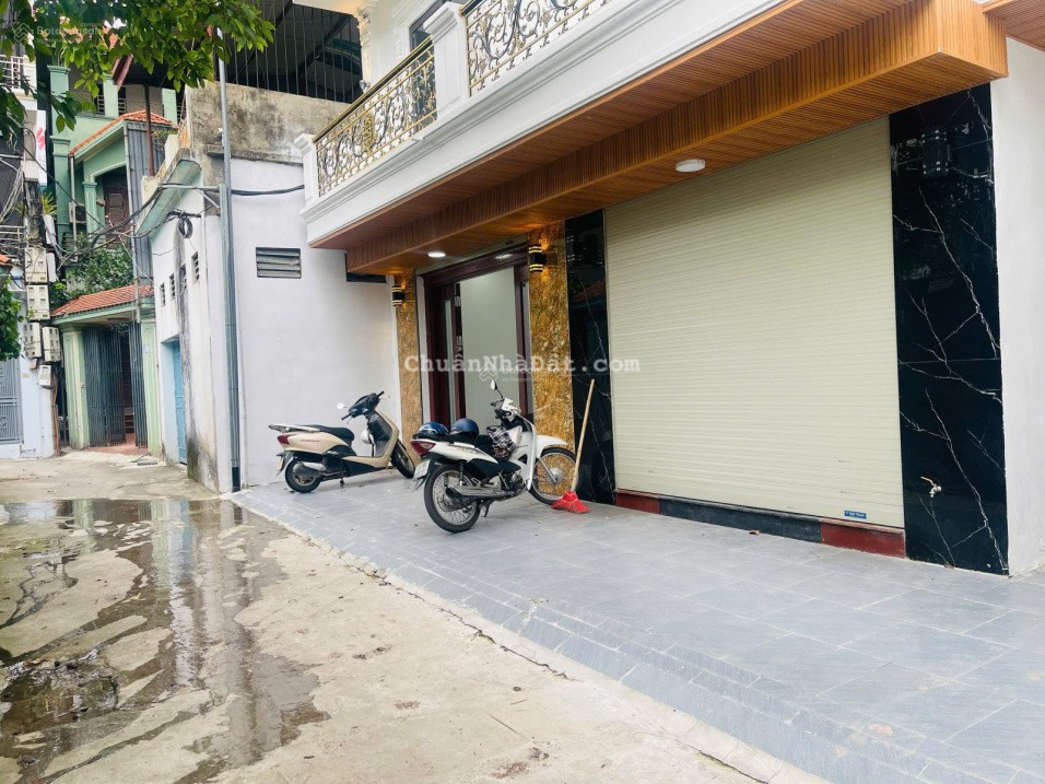 Cần bán gấp, DT 38m2, 7 tầng thang máy, ô tô dừng đỗ, cất tầng 1, giá cực tốt: 10.6 tỷ