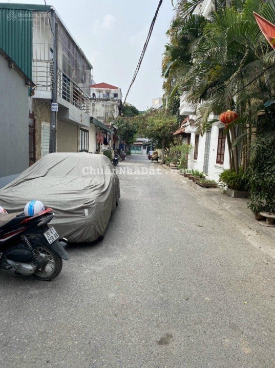 Nhà Đức Giang 105.7m2 ôtô tránh, vào nhà phân lô, không quy hoạch, sát đường 40m Hồng Tiến 9.6tỷ