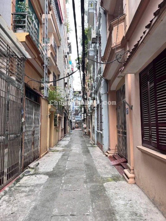 Bán nhà ngõ 155 Nguyễn Khang, Cầu Giấy, 32m2x3 tầng, 5.8 tỷ, ngõ thoáng gần đường ô tô, sổ đỏ