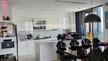 Cho thuê căn hộ 2 phòng ngủ Vinhomes Golden River Bason Quận 1 vào ở ngay, giá 23 tr/ tháng