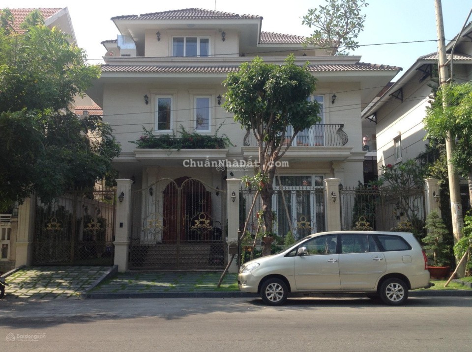 Bán biệt thự HXH đường Lê Văn Sỹ, P. 13 Quận 3, DT: 14 x 20m, 3 tầng đẹp, giá chỉ: 49 tỷ TL