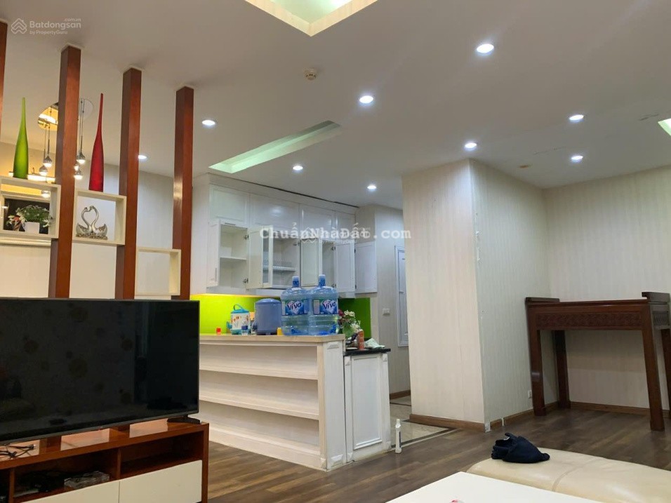 Chính chủ gửi bán căn hộ tầng trung 2n2vs, 112m2 tòa Trung Yên Plaza giá 8,5 tỷ. LH 0988 982 ***