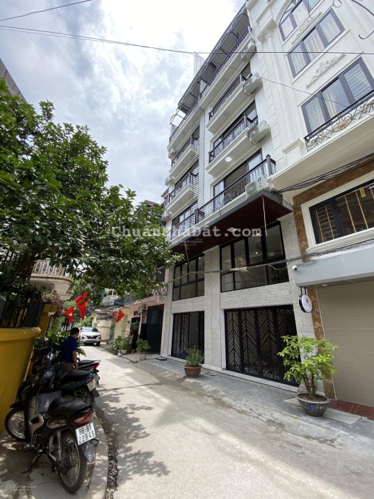 Không thể tin được, 7.x tỷ có nhà đẹp 5 tầng, ô tô tránh kinh doanh sầm uất phố Láng, Đống Đa