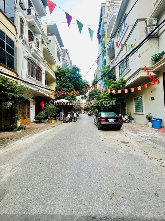 Siêu phẩm phân lô - ngõ thông ô tô tránh - Phố Hoàng Quốc Việt - Phạm Tuấn Tài, 75m2 x 5T, MT 6m