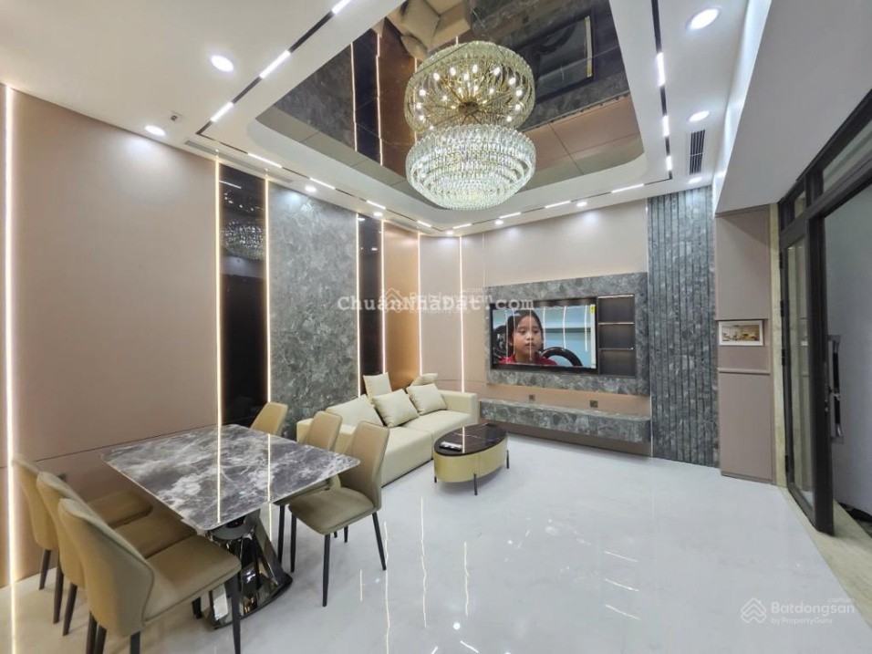 Nhà 6 tầng thang máy - mặt tiền siêu rộng 9m - nhà đẹp long lanh - full nội thất xịn - bay nhanh