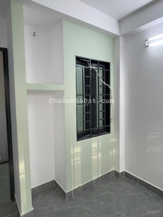 Vừa kịp một chốn an yên giữa phố Trần Hưng Đạo, Quận 5 gần Quận 1 nhà mới, 3 lầu ở ngay