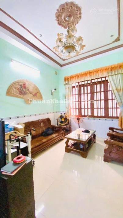 Ngộp giảm 1 tỷ! Bán gấp nhà 3 tầng 82m2 - ngang hiếm 7,1m - hẻm xe hơi P. 1 giáp cầu Bông Q. 1