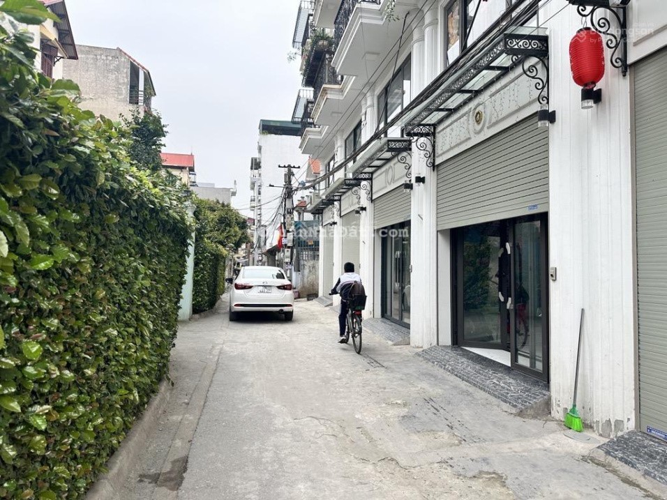 Trung tâm Thạch Bàn dân dây tâm huyết - gần cầu Vĩnh Tuy - ô tô đỗ cửa 45m2 - 5,6tỷ