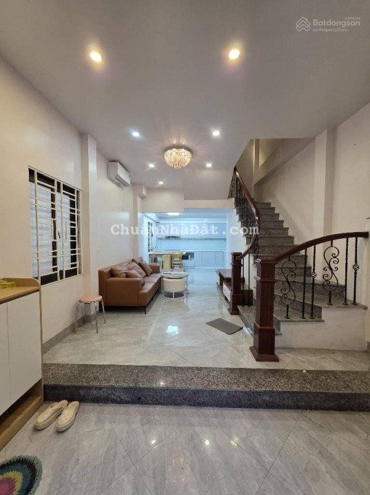 Bán Nhà riêng tại Đông Mỹ, 5,7 tỷ, 43m2, 4PN, 4WC, 3 tầng, nội thất đầy đủ