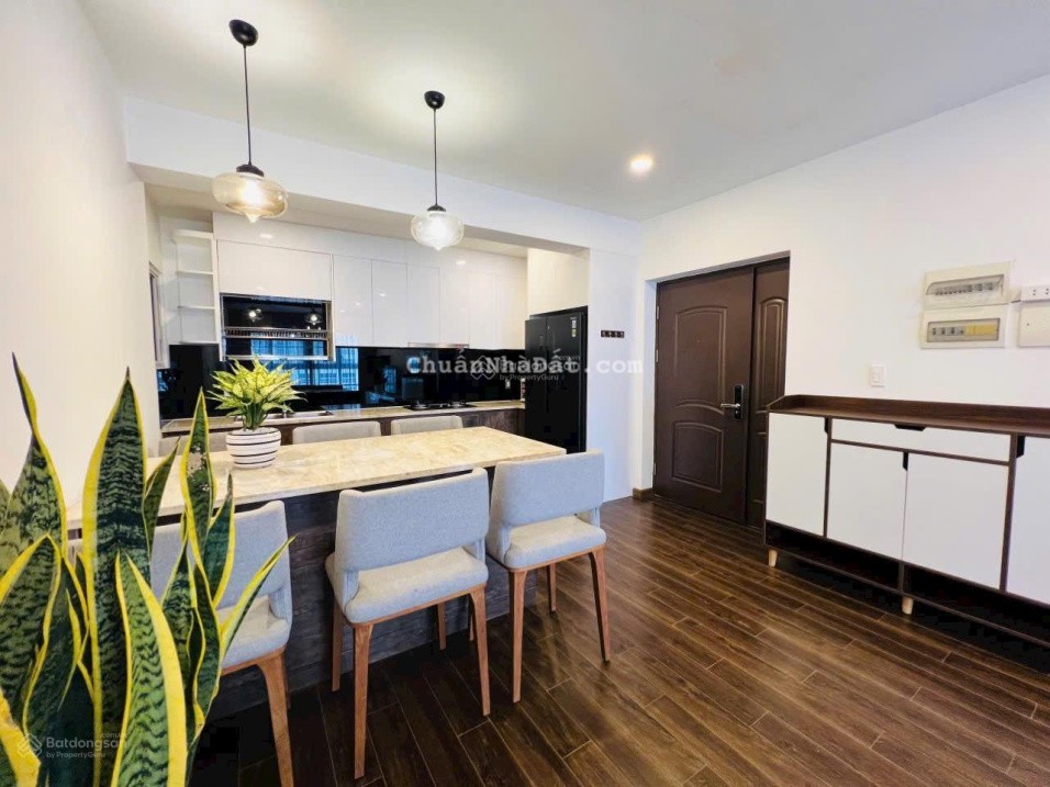 Bán căn hộ Happy Valley DT 100m2 loại có ban công giá chỉ 7,4 tỷ, ô xe hầm