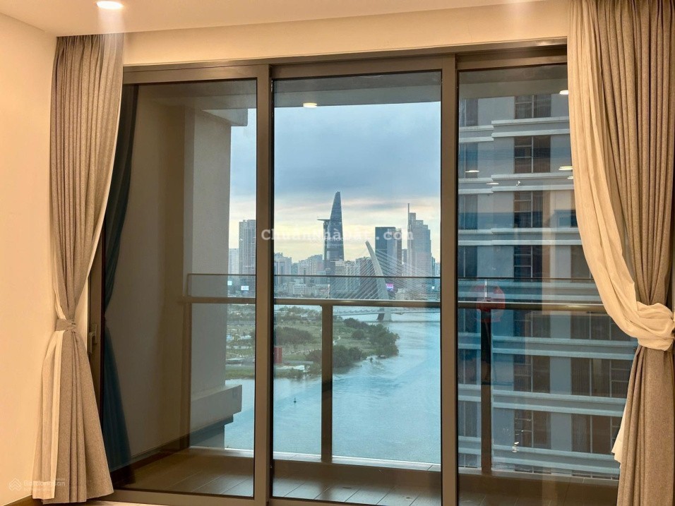 Rẻ nhất mặt view sông Q1 căn 2PN vip nhìn trọn sông Q1 vĩnh viễn. Tầng cao. Bán 12 tỷ all in
