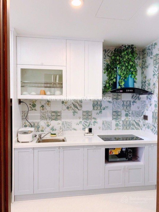 Cần bán gấp officetel River Gate, 27 m2, view sông, giá 2,3 tỷ. LH: 0906 378 ***