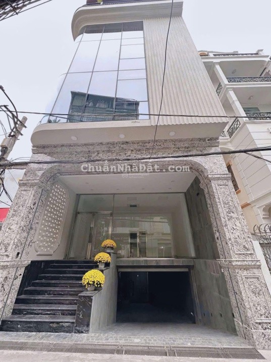 Cho thuê nhà nguyên căn 135m2 x 8 tầng, ngã tư hot Nguyễn Văn Huyên & Hoàng Quốc Việt. Giá 85tr/th