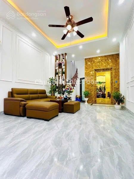 Chính chủ gửi bán nhà 5 tầng 54m2 thang máy phố Ngô Thì Nhậm, Hà Đông sát ô tô tránh - chỉ hơn 6 tỷ
