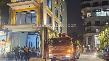 Cho thuê nhà mặt phố kinh doanh, 100m2 x 6 tầng tại Hoàng Hoa Thám - Ba Đình