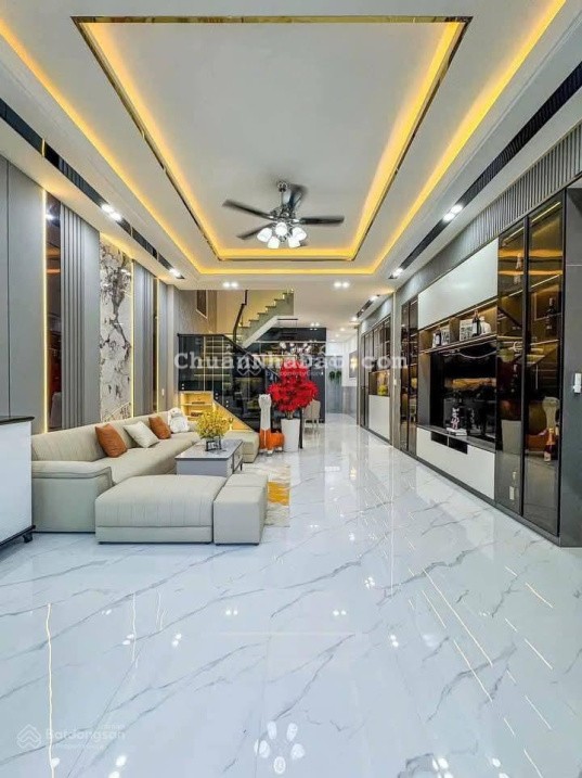 Bán gấp ngay MT Phan Đăng Lưu, lô góc 3 thoáng, ô tô đỗ cửa, 120m2, 3 tầng, DT 30 tr/th