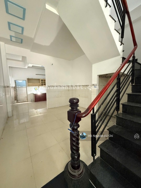 Hẻm 8m phường Tân Quý - gần chợ Tân Hương DT: 4x20m ( 1 lầu ) 7 tỷ TL