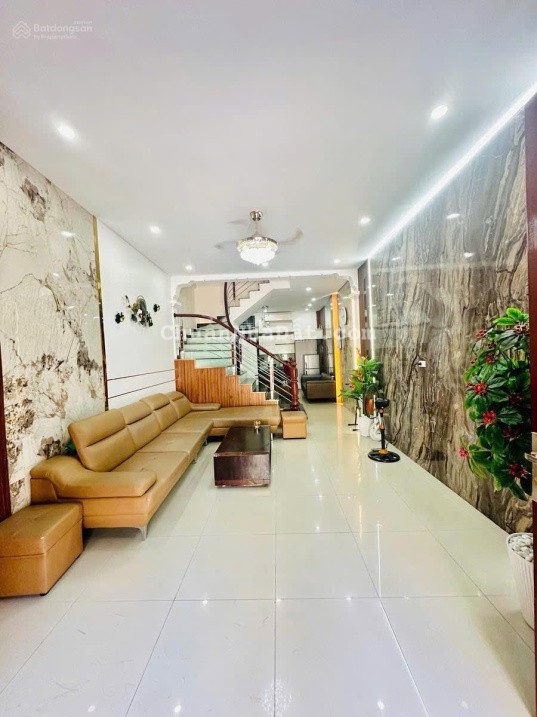 - Bán nhà Phân Lô Phương Mai Oto Tránh - Kinh Doanh 3 Bước ra hồ Giá: 17.9 tỷ TL