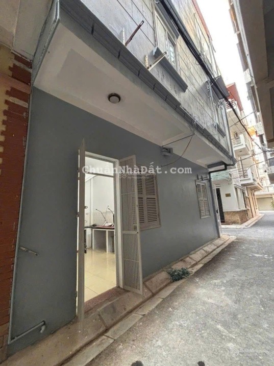 Cho thuê nhà riêng DT 45 x 3T ngõ 100 Hoàng Quốc Việt Cầu Giấy - HN