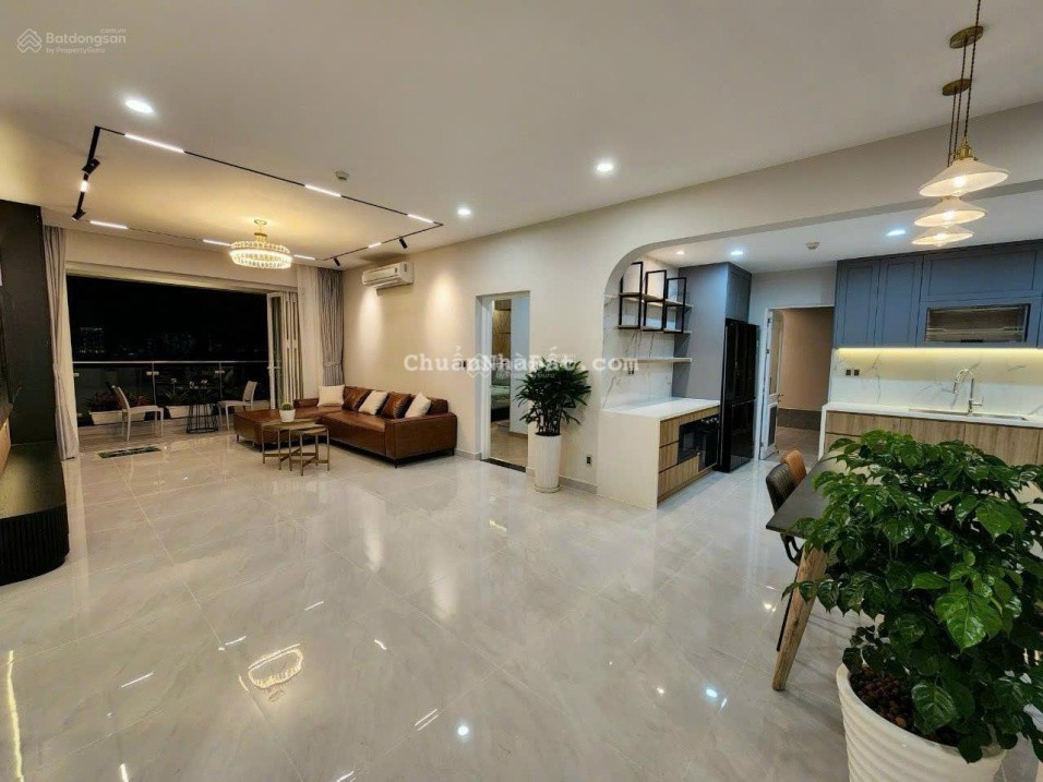 Bán gấp căn hộ Riverside Residence - 136m2 - 3PN - View Sông - Giá chỉ: 13.5 tỷ( Thương lượng)