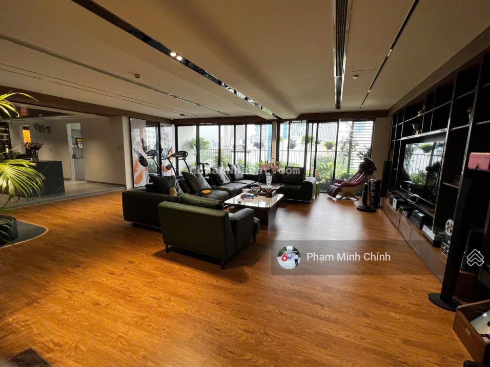 Chính chủ cần bán căn 300m2 full nội thất 0977 146 ***