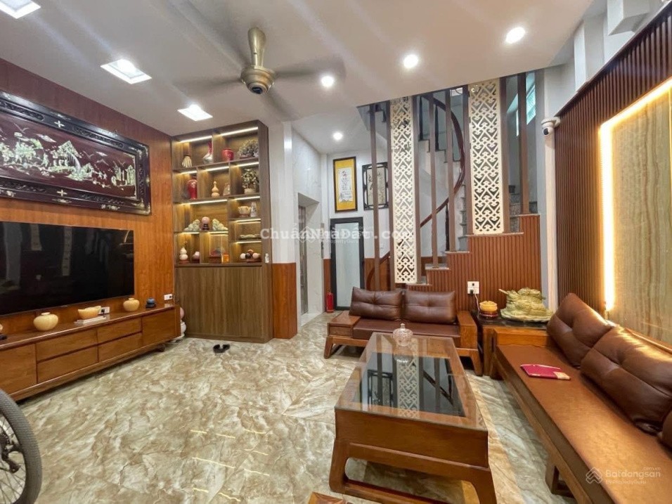 Nhỉnh 13 tỷ ngõ kinh doanh Phố Nguyễn Trãi 60m2 5 tầng, ngõ kinh doanh ở cực đẹp