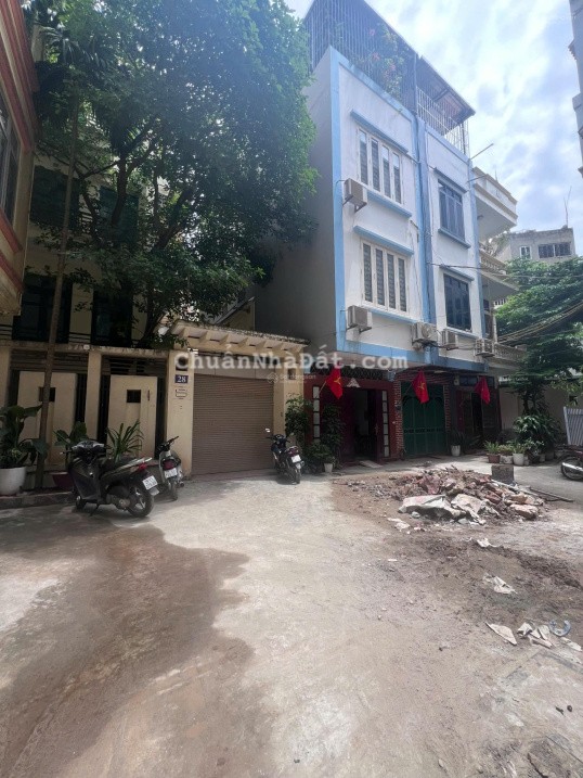 Bán nhà 2 thoáng phố Nguyễn Hoàng - Trần Bình, 173m2 x MT 8m. 37 tỷ, ô tô tránh, kinh doanh