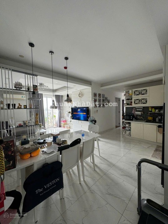 Chính chủ bán căn hộ 91 Phạm Văn Hai, 68m2, 2 phòng ngủ, 2WC, sổ hồng, giá 3.8 tỷ. Tuấn 0901 499 ***