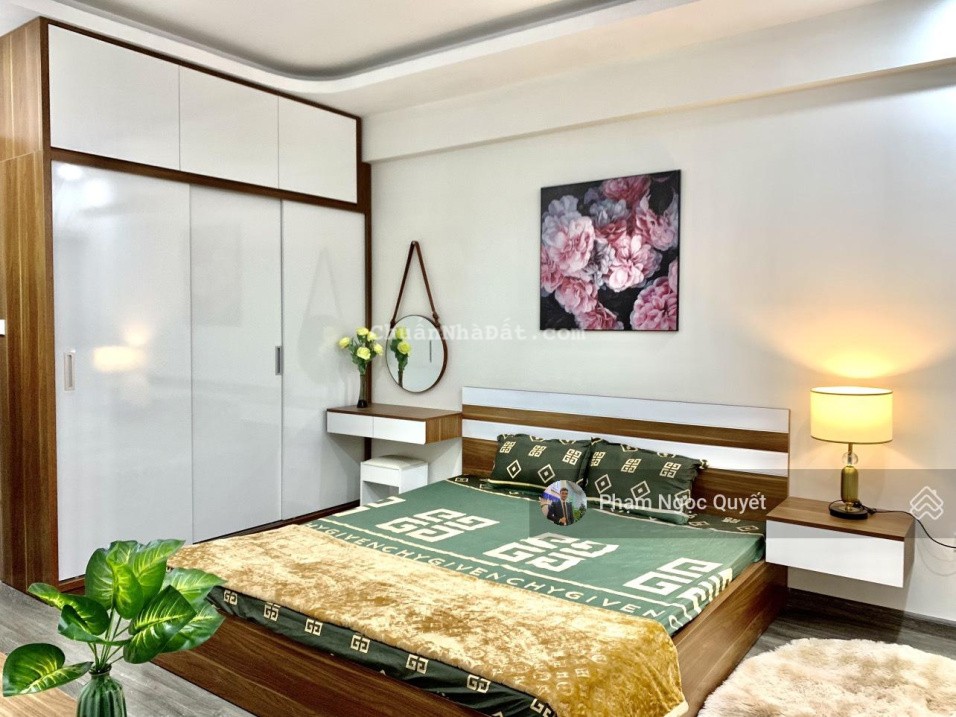 (Giá thật) chính chủ bán căn 92m2, 3PN + 2WC có ban công full nội thất 6.4 tỷ CC Star Tower 283 KT