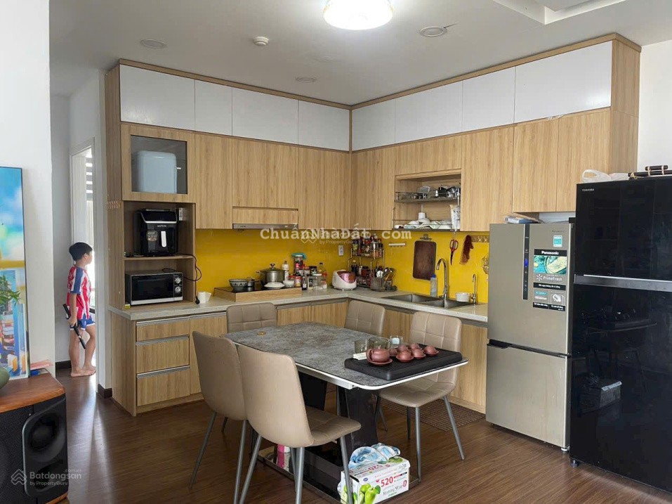 Bán căn hộ loại B block A vị trí rất đẹp ạ