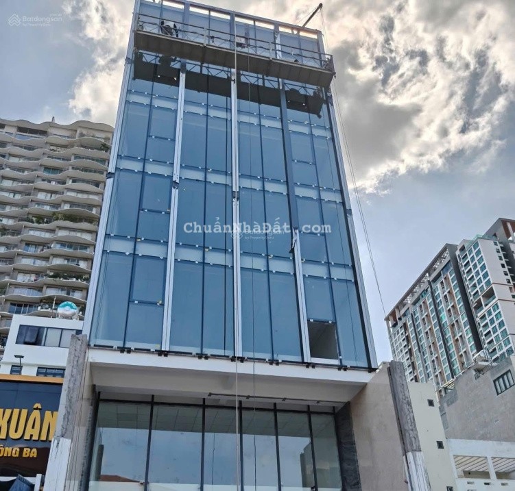 Cần cho thuê gấp nhà phố Nguyễn Tuân - Vũ Trọng Phụng - DT: 100m2x9T 1 hầm MT 6m thông sàn full ĐH