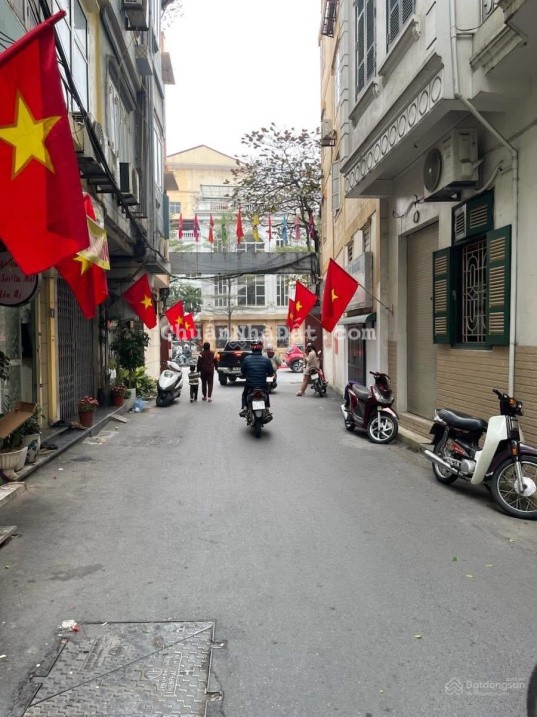 Bán nhà ngõ 278 - Tôn Đức Thắng - Đống Đa - mặt ngõ ô tô tránh - DT 31m2x6 tầng MT 4.1m giá 12.5 tỷ