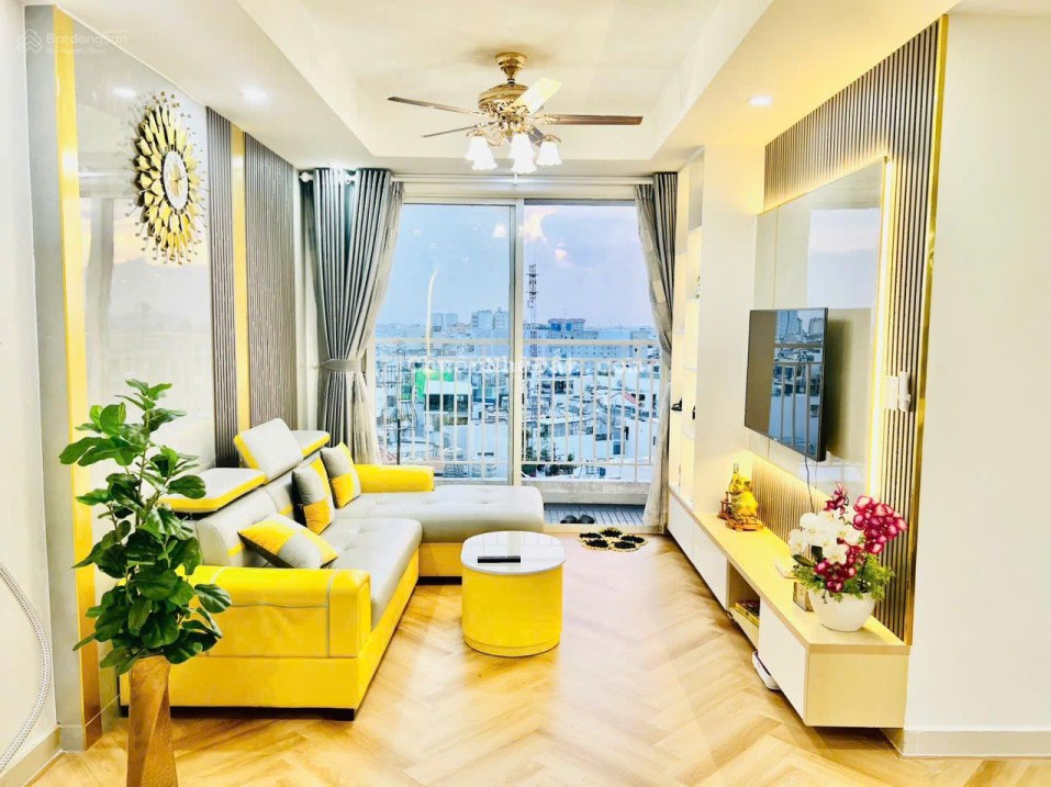 Bán gấp căn hộ chung cư Phúc Yên 1, có Sổ Hồng, 101m2 -3PN-2WC, tặng Full nội thất cao cấp mới 100%