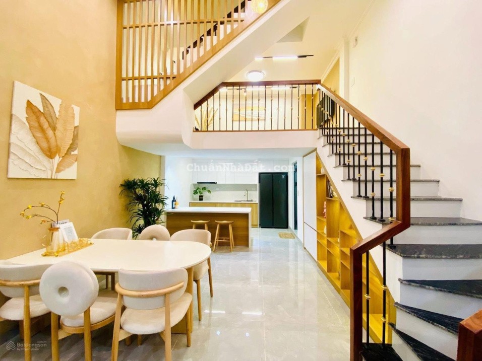 SIÊU PHẨM QUẬN 10, ĐƯỜNG 3 THÁNG 2 42M CHỈ NHỈNH 6 TỶ 4 TẦNG BTCT KIÊN CỐ