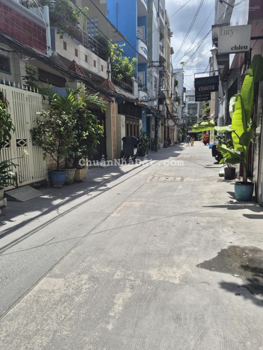 Nhà 4.2x16m 5 lầu thang máy Trần Quang Diệu, Q3 - Giá 17.5 tỷ - 0906 366 ***