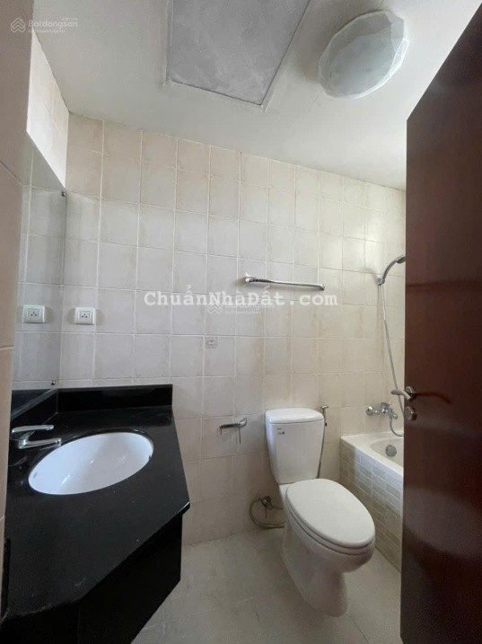 Bán CC Tản Đà Court, 5.2 tỷ, 100m2, 3PN, 2WC, Q5. LH: 0901 341 *** Phương
