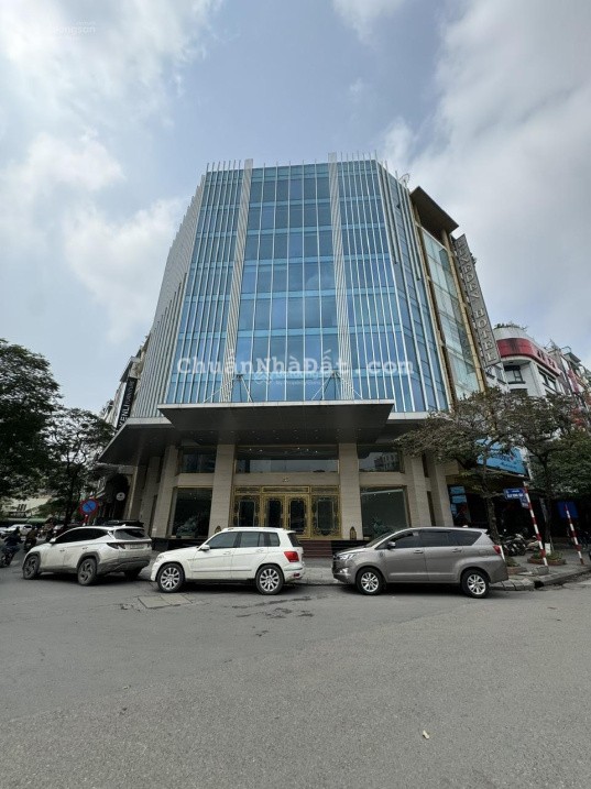 Siêu phẩm mặt tiền LG 35m, 82 Trần Thái Tông, Cầu Giấy, vị trí ngã tư vàng