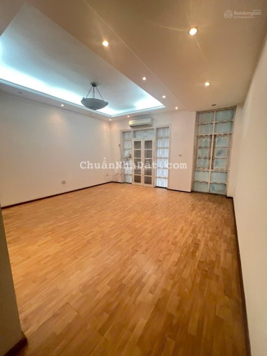 Chính chủ cho thuê nhà Trần Kim Xuyến - Trung Kính - Cầu Giấy. DT: 80m2 x 4 tầng.
