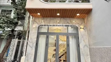 Bán gấp nhà Quận 1, đường Nguyễn Văn Nguyễn. Dt 38m2( 3,2mx 11,8m) giá 2.360 tỷ gần chợ Tân Định