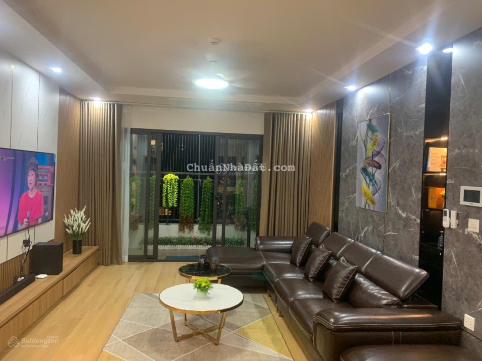 Chính chủ cần bán căn hộ cao cấp La Casta Văn Phú 101m2 sổ hồng - 3 ngủ đủ đồ