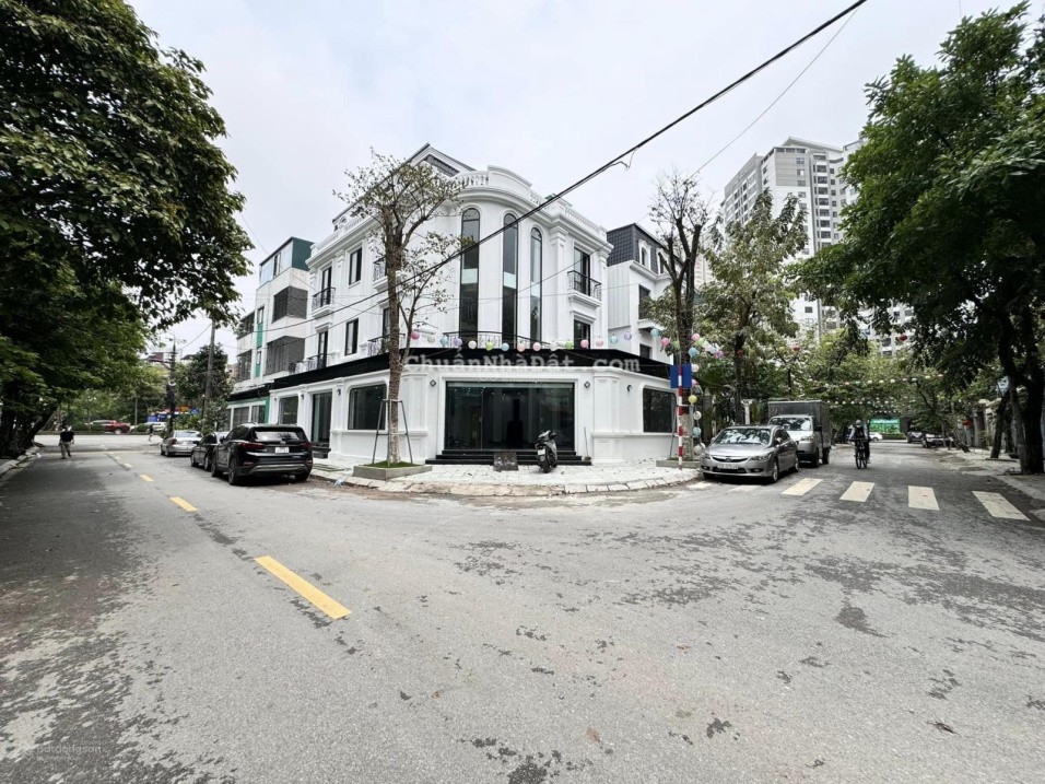 Bán căn góc Nguyễn Xiển 5 tầng thang máy 20m mặt tiền vỉa hè ô tô tránh ở và kinh doanh 25,8 tỷ