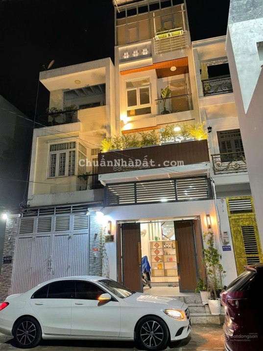 Nhà view sông SG tại Thạnh Lộc 15 (4x15)m 3 tầng đầy đủ tiện nghi